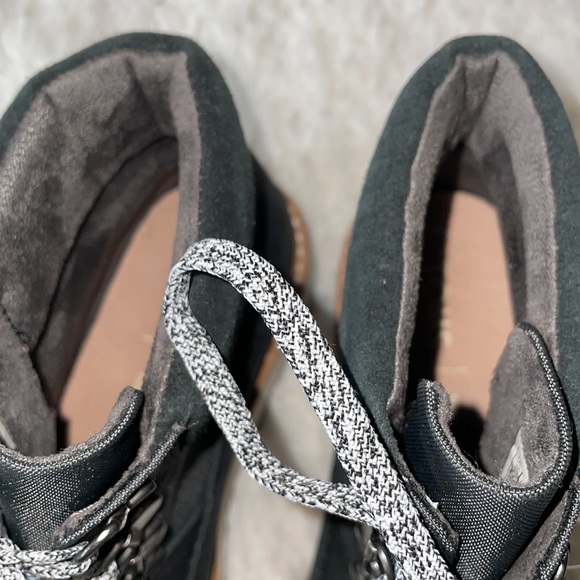 NWOT Toms Mesa waterproof black leather techy nylon lace up booties 5 - Picture 8 of 9